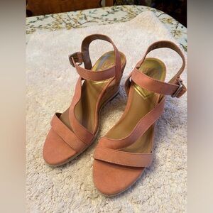 NWOT Dv8 by Dolce Vita Faux Suede Ankle-Strap Wedge Sandals in Coral Pink